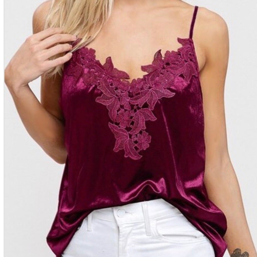 Velvet V-neck camisole featuring floral lace patched detail